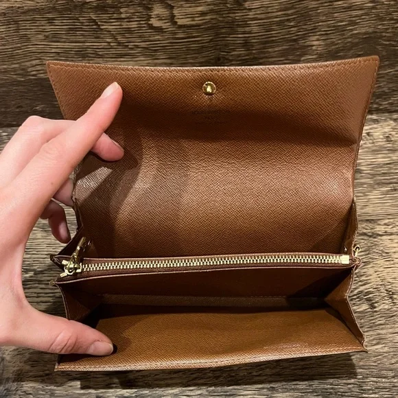 SOLD 🎉🎉Authentic Louis Vuitton Wallet Crossbody - Picture 4 of 8